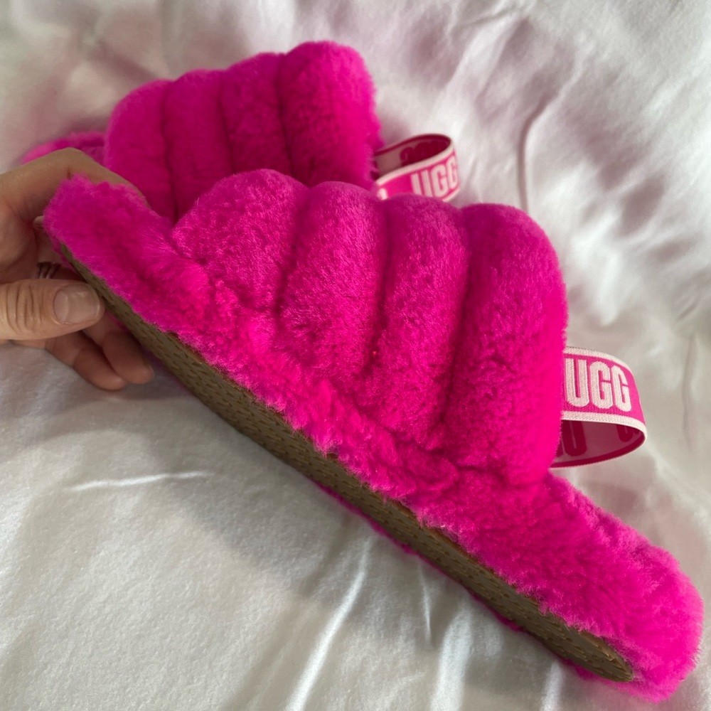 Uggs hot pink sliders